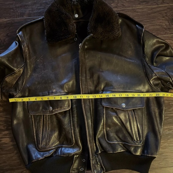 Vintage Distressed Leather Bomber Jacket - Picture 5 of 8